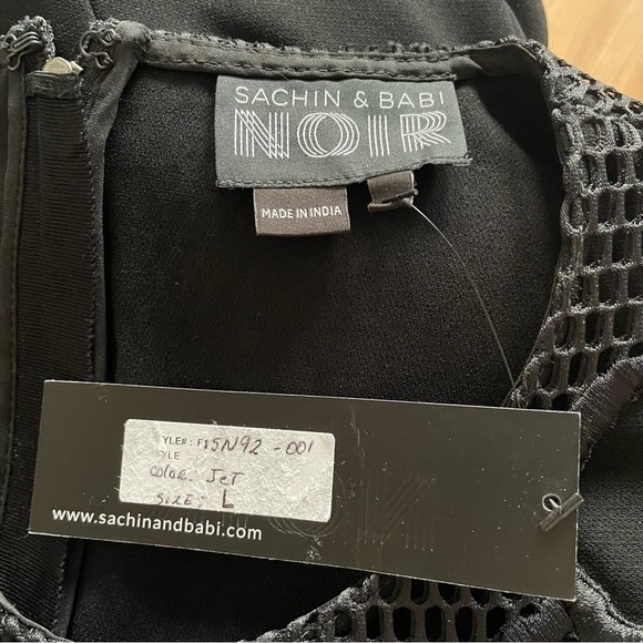 Sachin & Babi Noir Jet Black Mesh Floral Leaf Eyelet Cropped Top NWT Size Large - Picture 6 of 9